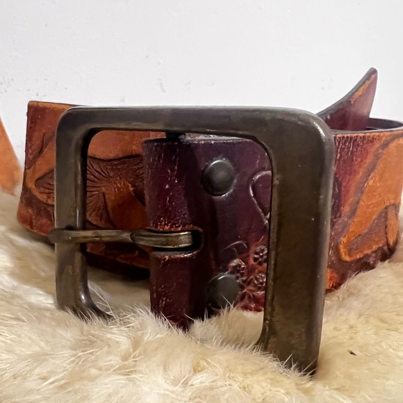 Vintage 1970s brown genuine leather Boho retro tool belt mushrooms 🍄 - Picture 3 of 15